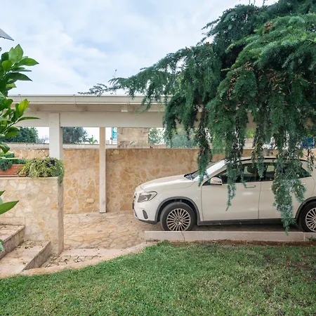 Bed & Breakfast Paradise 3*